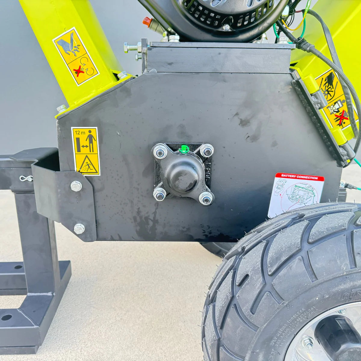 4-3/4" 15HP E-Start Wood Chipper BM11073E