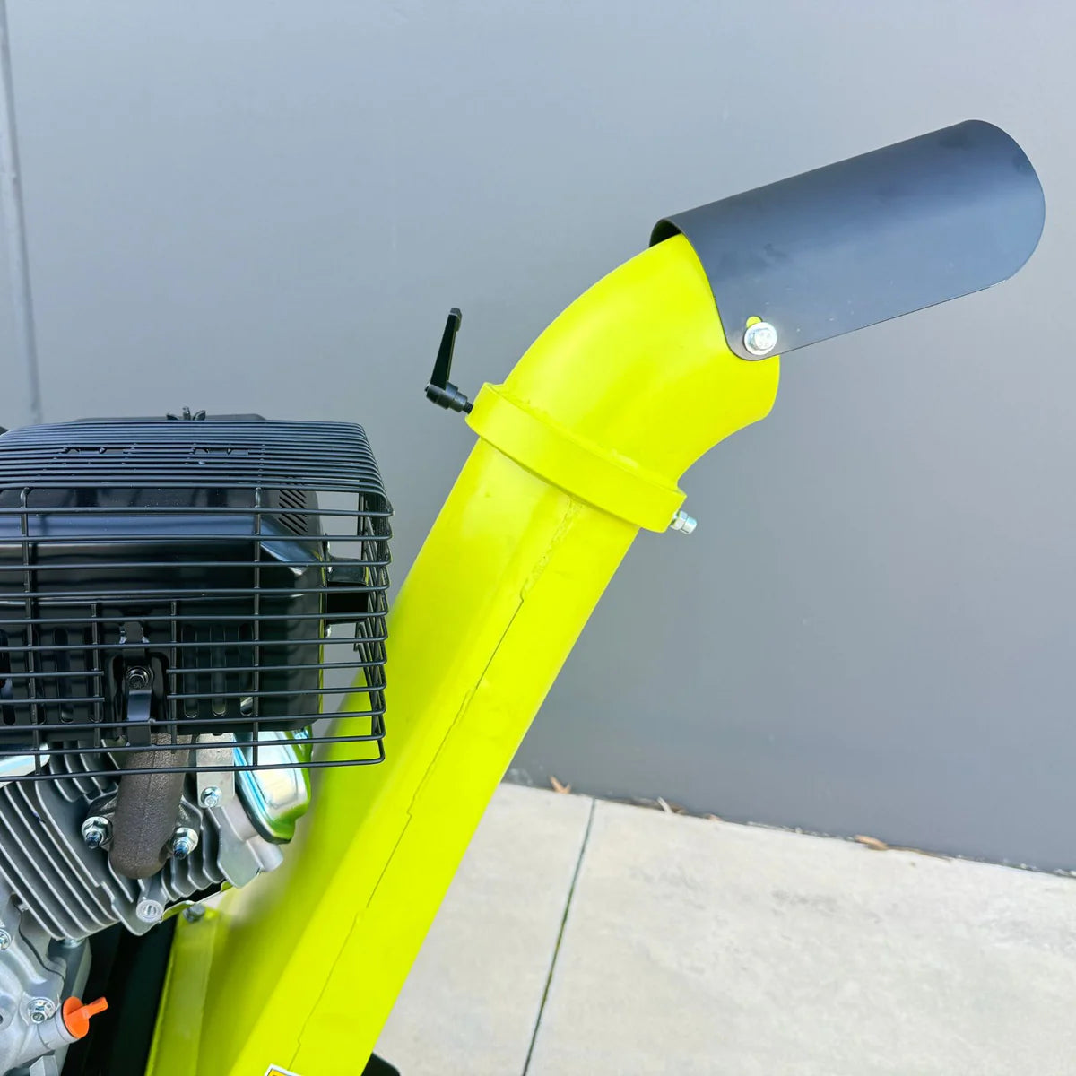 4-3/4" 15HP E-Start Wood Chipper BM11073E